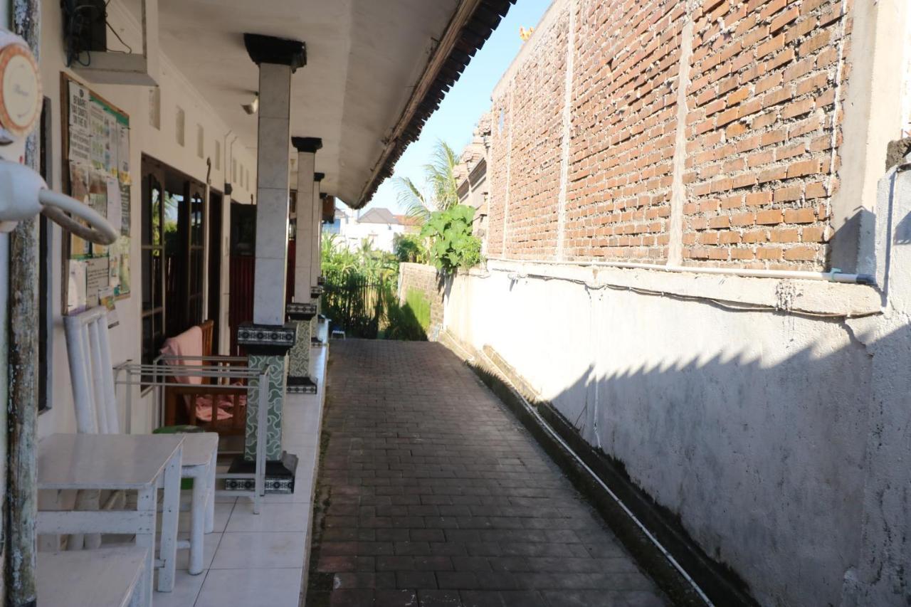 Kris Kos Hotel Canggu Екстериор снимка