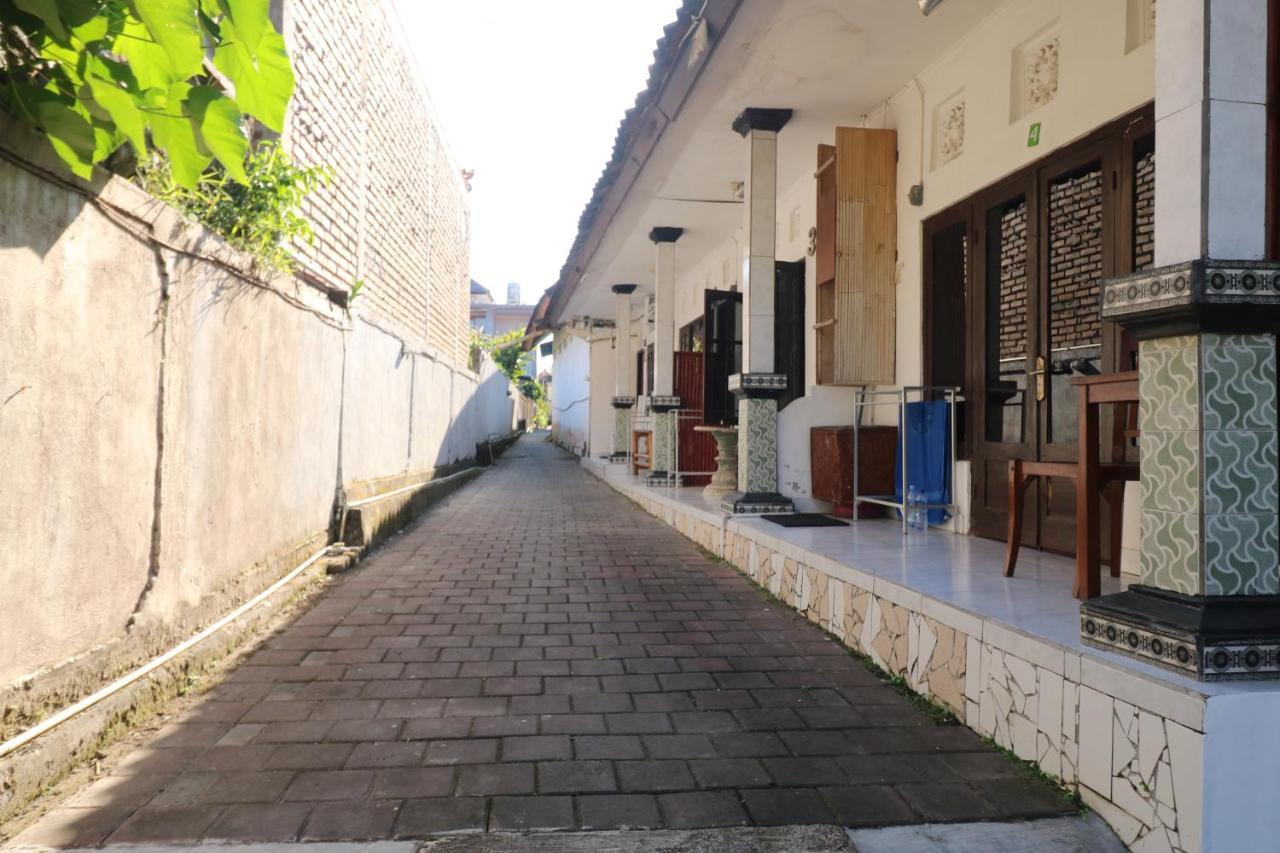 Kris Kos Hotel Canggu Екстериор снимка