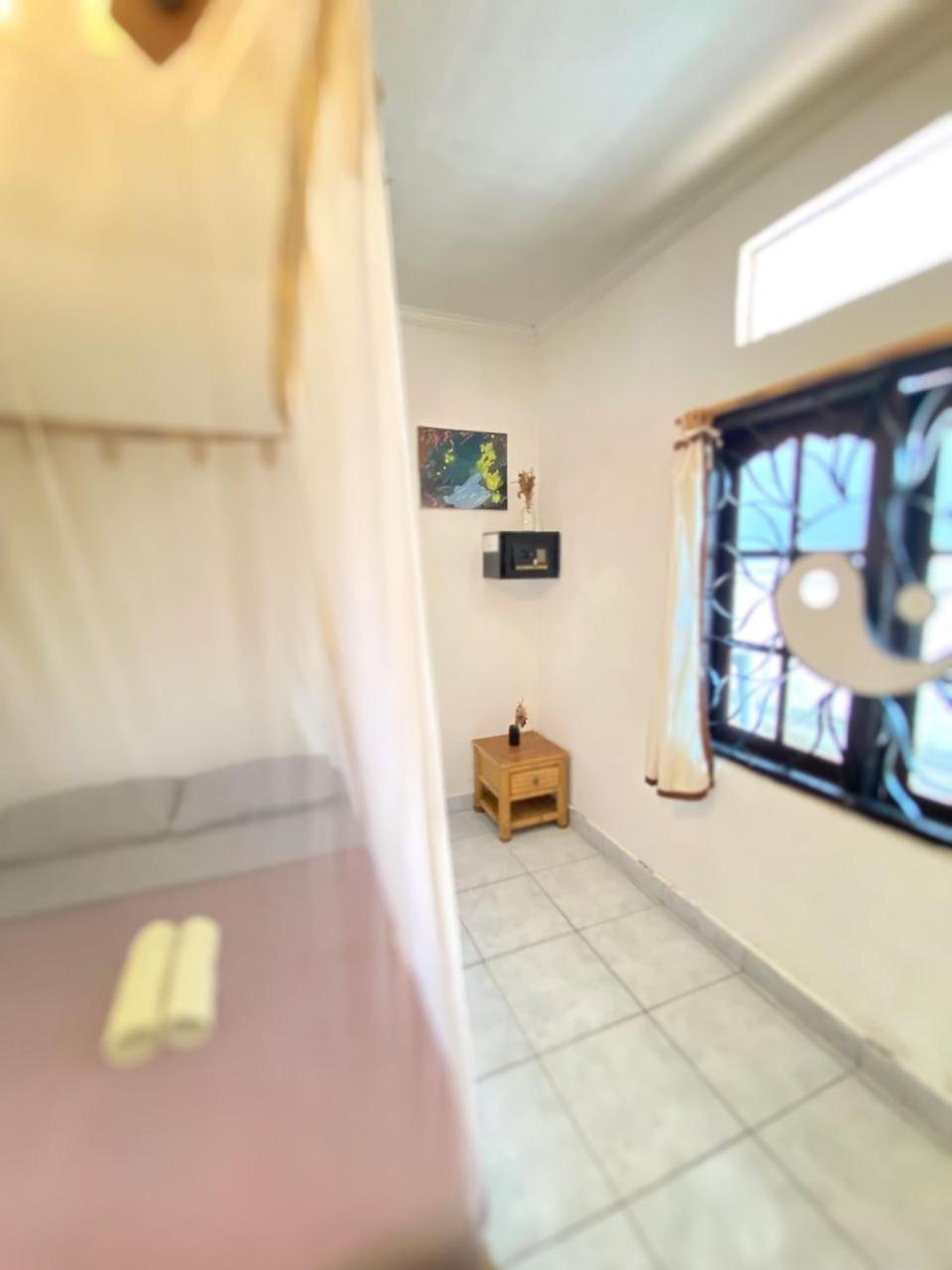 Kris Kos Hotel Canggu Екстериор снимка