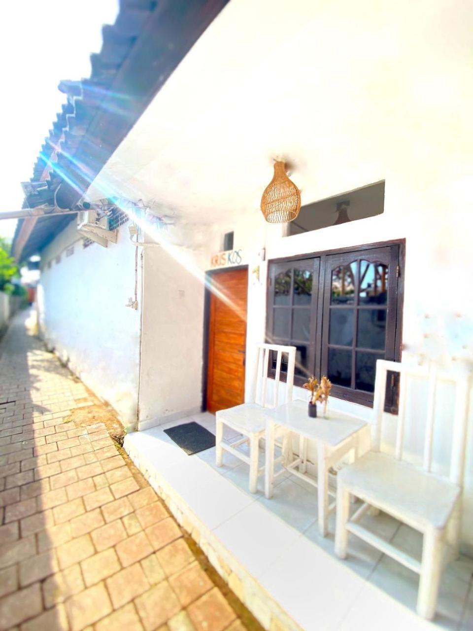 Kris Kos Hotel Canggu Екстериор снимка
