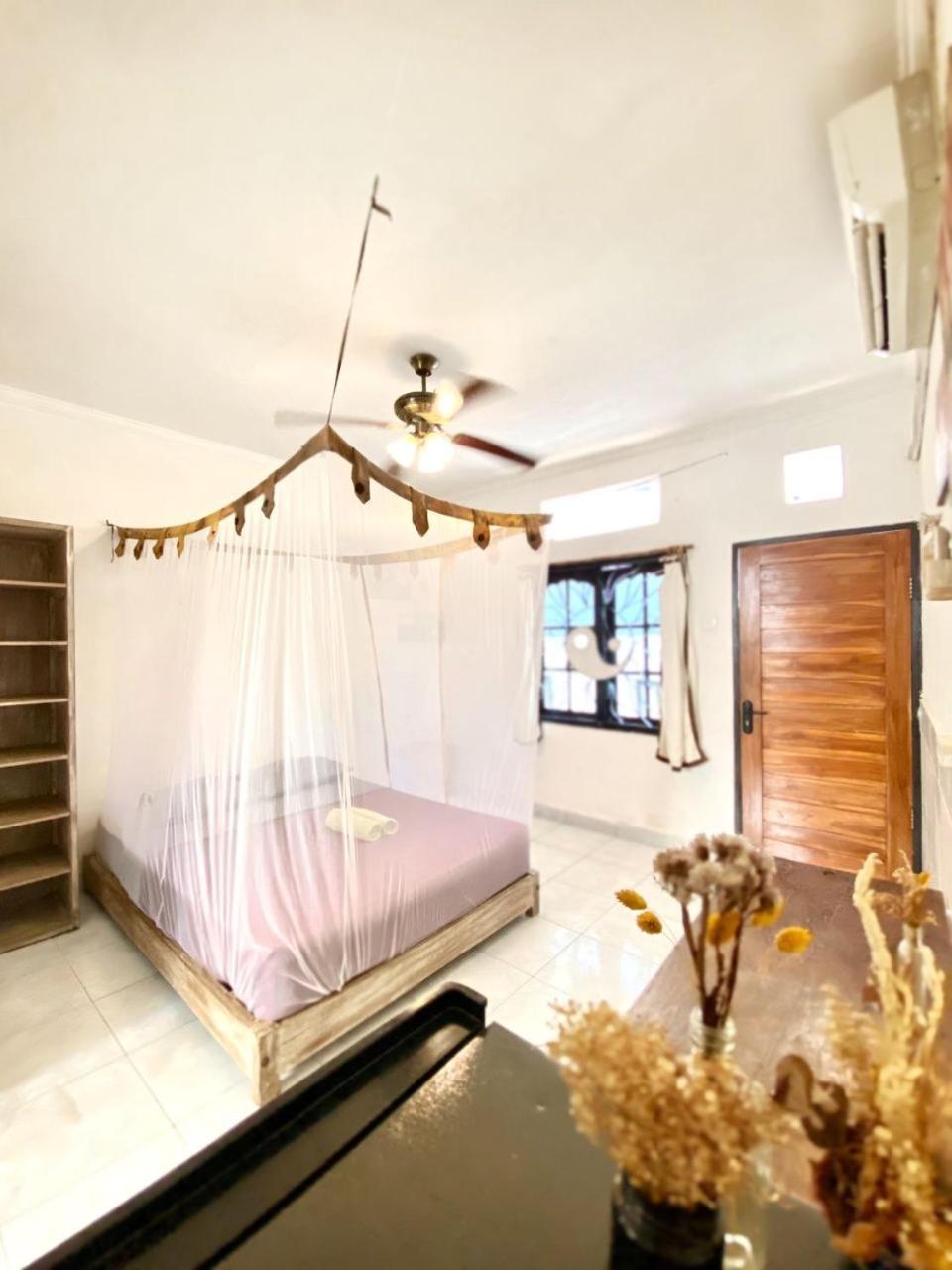 Kris Kos Hotel Canggu Екстериор снимка