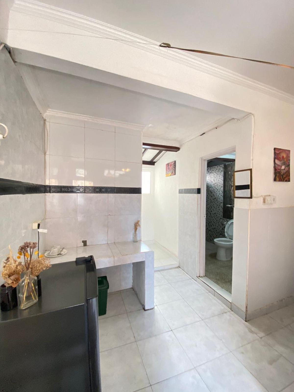 Kris Kos Hotel Canggu Екстериор снимка