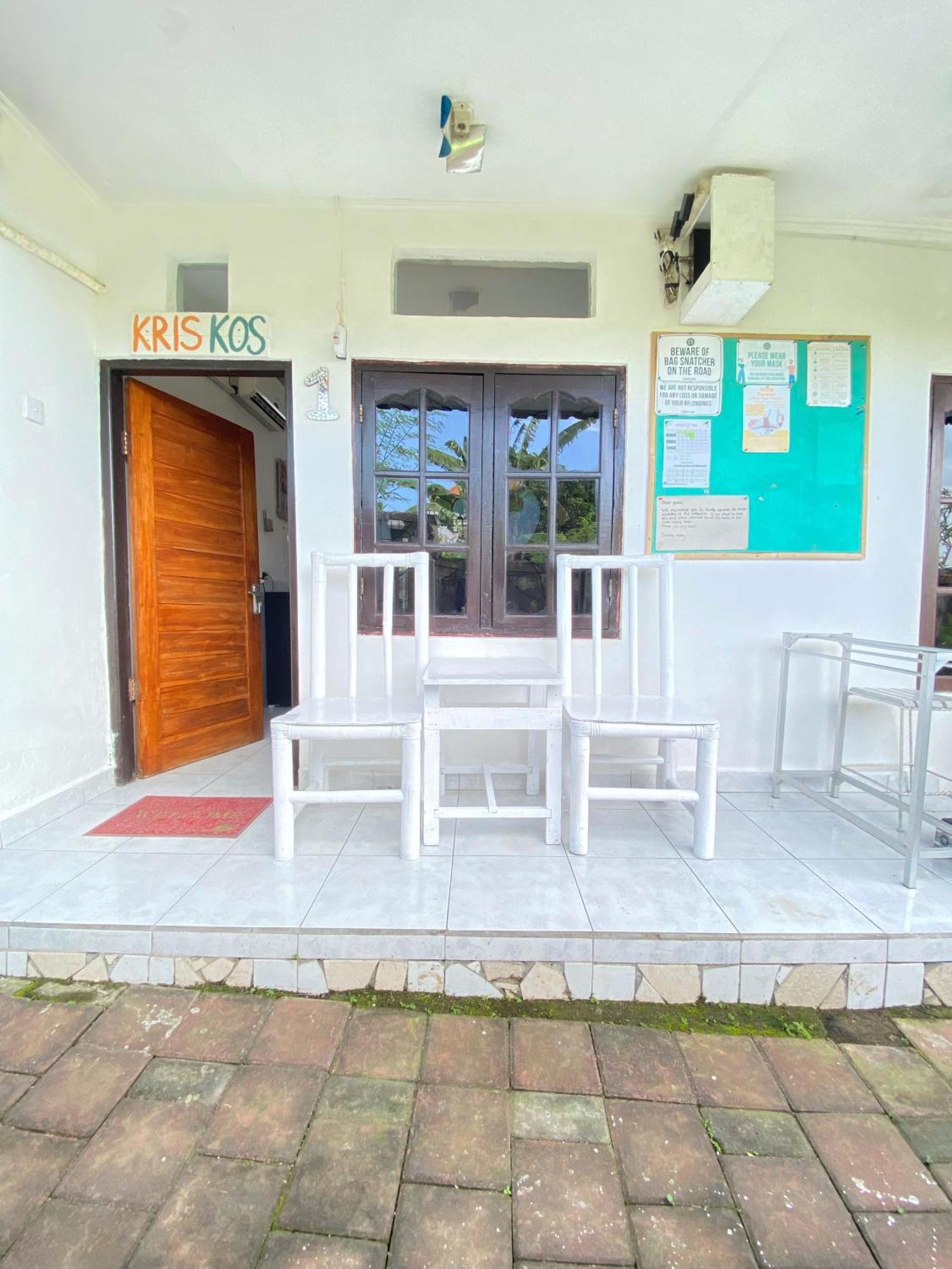 Kris Kos Hotel Canggu Екстериор снимка
