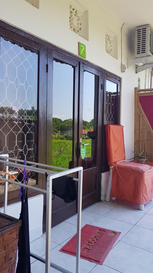Kris Kos Hotel Canggu Екстериор снимка