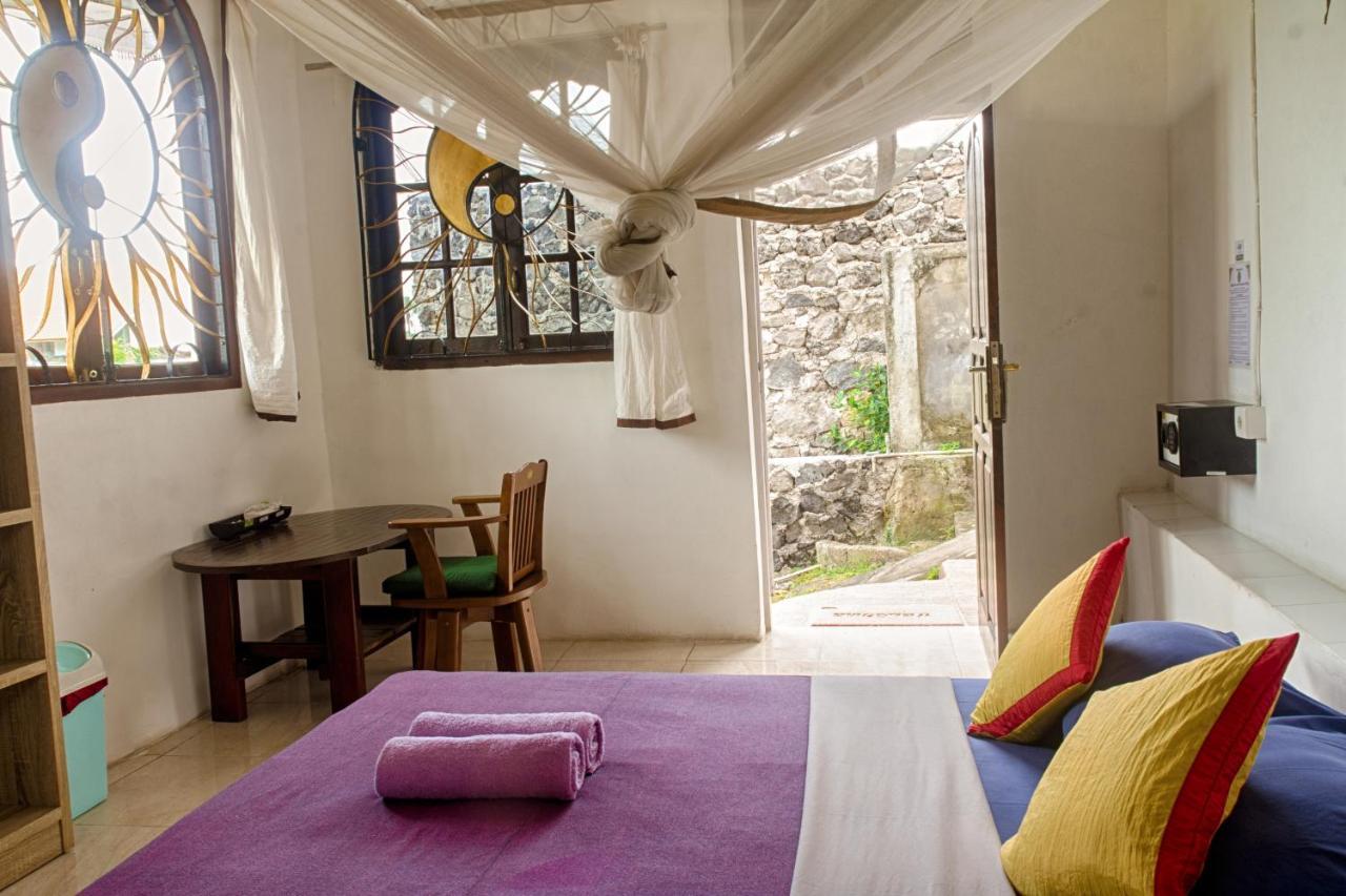 Kris Kos Hotel Canggu Екстериор снимка